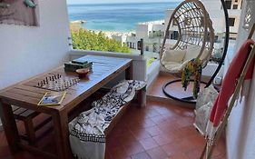 Lovely 2 Bedroom With A Pool In Front Of The Beach